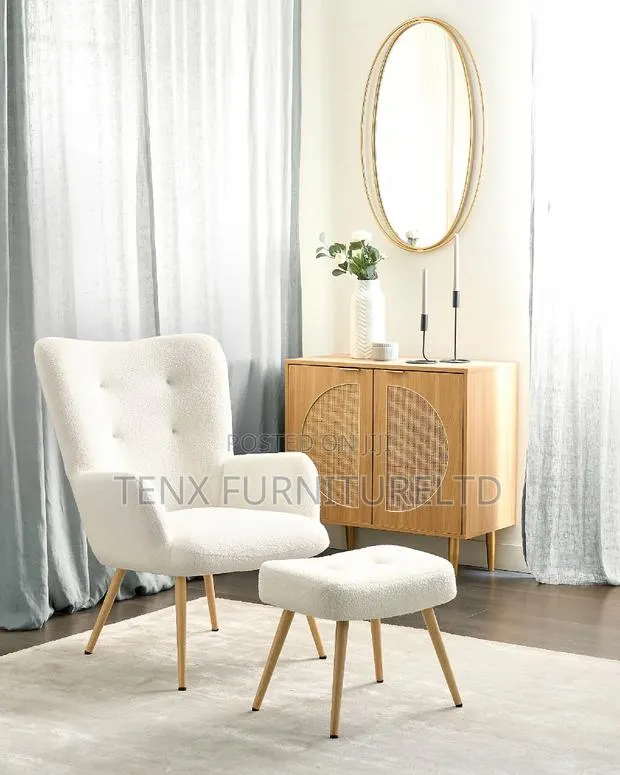 Ascent Chair (Fluffy) Fabric With Leg Rest · Photo 1