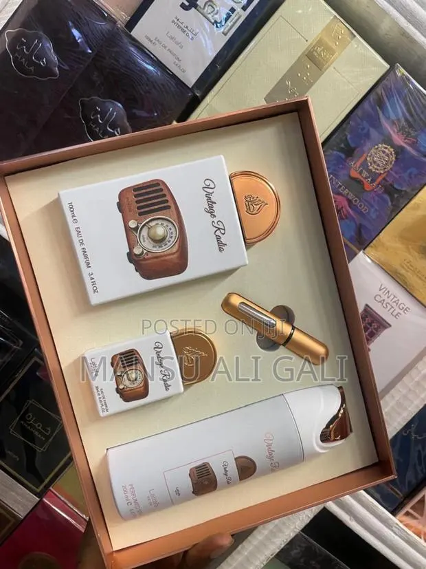 Lattafa Vintage Radio Gift Set · Photo 1