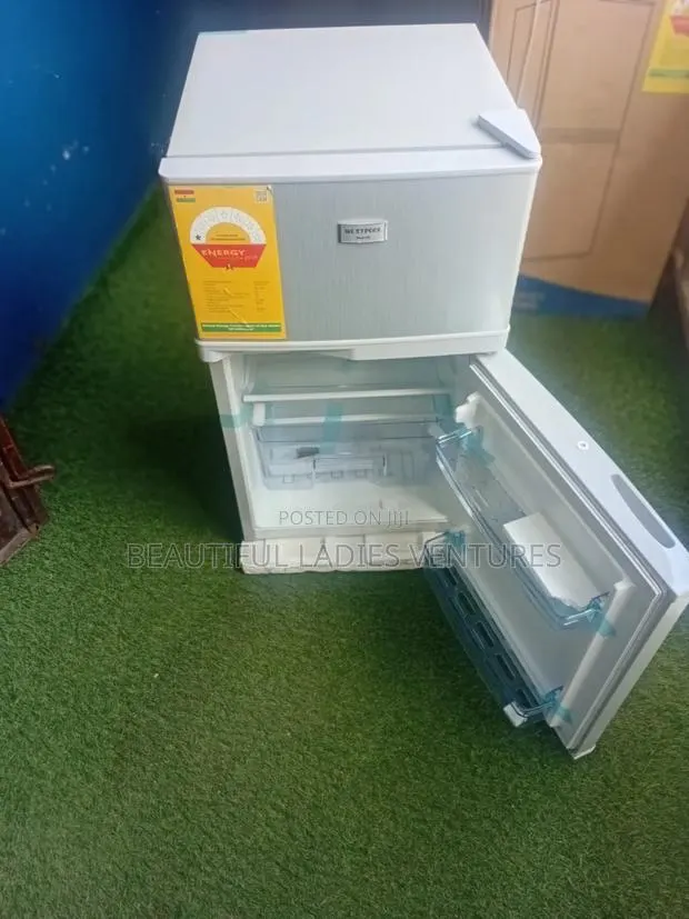 Westpool Modern Home Refrigerator · Photo 1