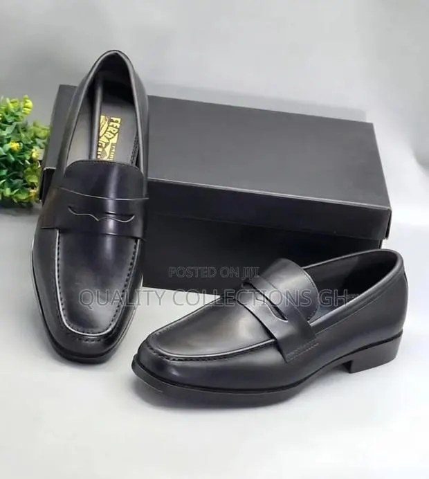 Authentic Ferragamo Shoes · Photo 1