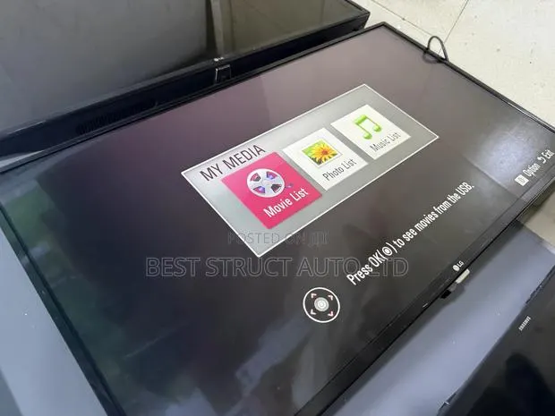 Slighlty Used 43 Inches Lg Smart Tv · Photo 1