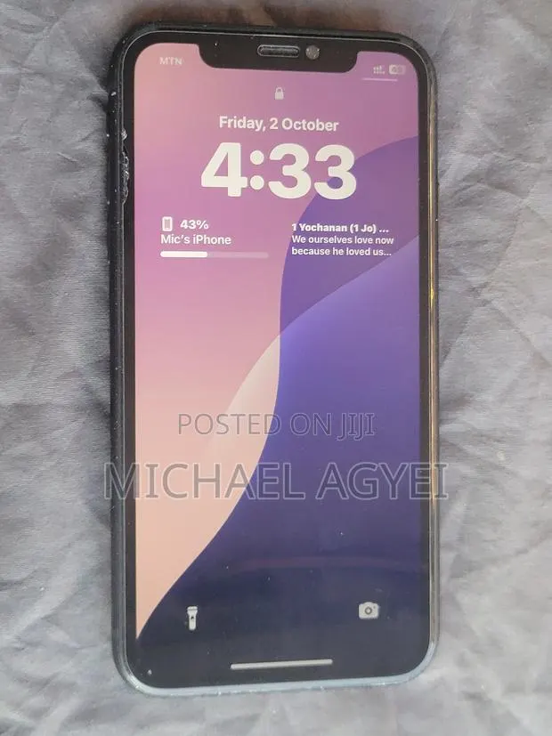 Apple iPhone XR 64 GB Black · Photo 1