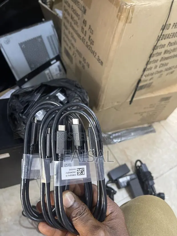 Original Uk Used Type C Cables MacBook Laptops and Phone · Photo 1