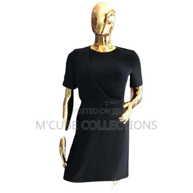 Classic Black Shift Dress · Photo 1