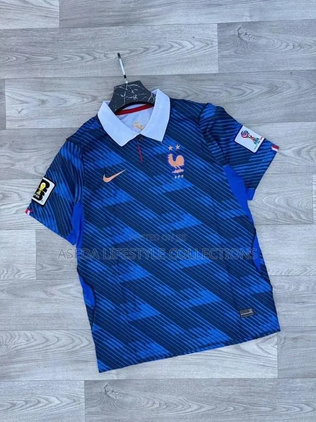 France Home and Away Kit · Photo 1