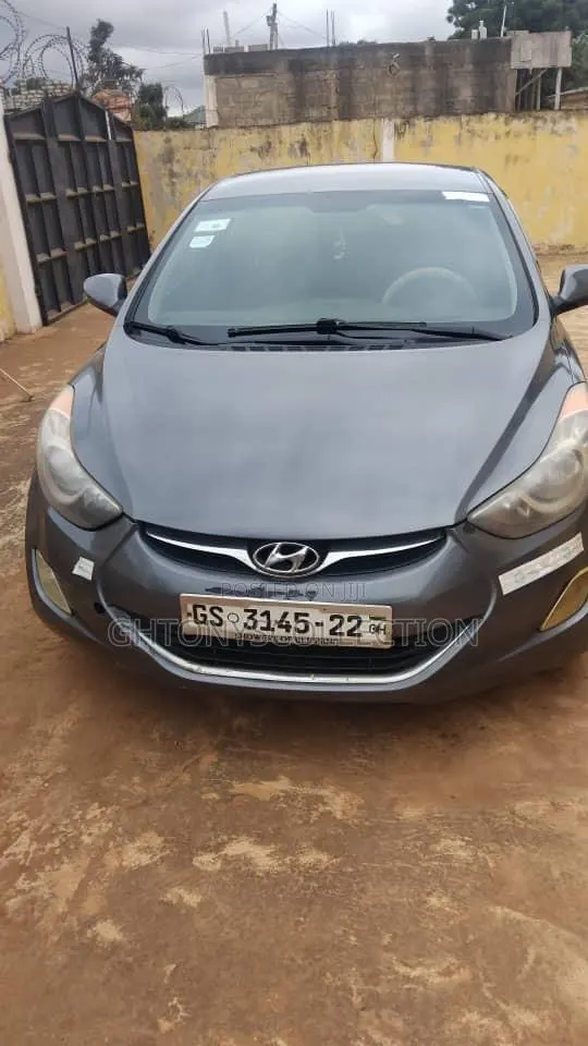 Hyundai Elantra 2012 Silver · Photo 1