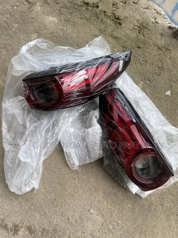 Mazda Cx-5 17 to 21 Tail Light Pair · Photo 1