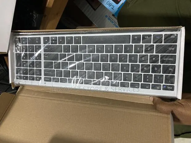 Rechargeable Wireless Keyboard and Mouse · Photo 1