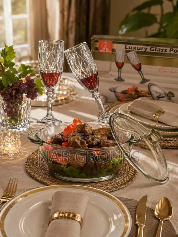 Champagne Glasses With a Glass Bowl · Photo 1
