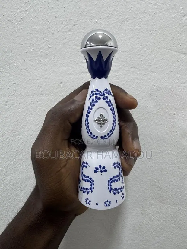 Humo Azul 24000 Puffs Rechargeable Disposable Vape-Grape Ice · Photo 1