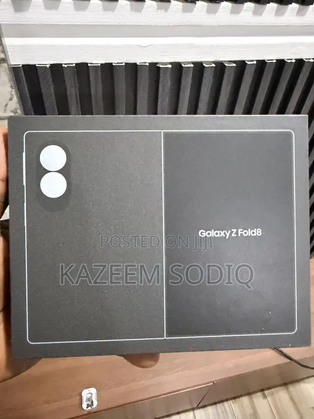 Samsung Galaxy Z Fold8 256 GB Graphite · Photo 1