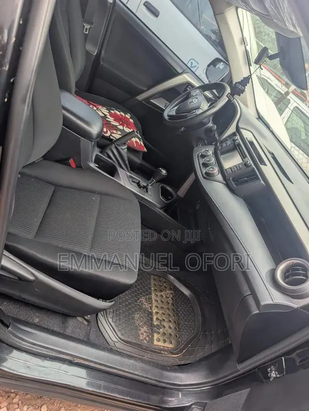 Toyota RAV4 2017 Black · Photo 1