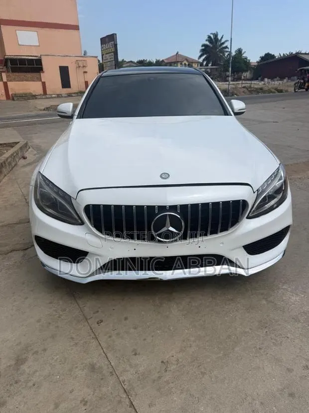 Mercedes-Benz C300 Base 4Matic Sedan AWD (2.0L 4cyl 7A) 2016 White · Photo 1