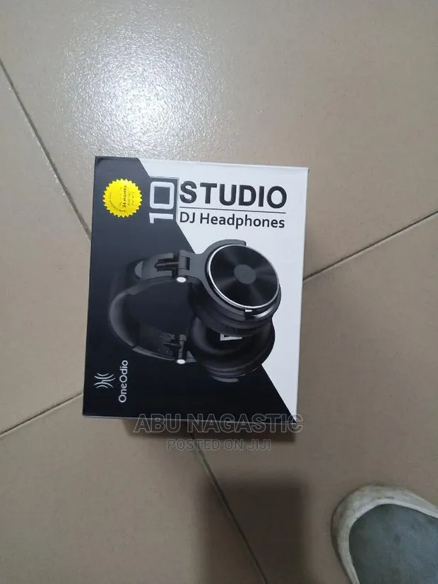 Studio Headphone · Photo 1
