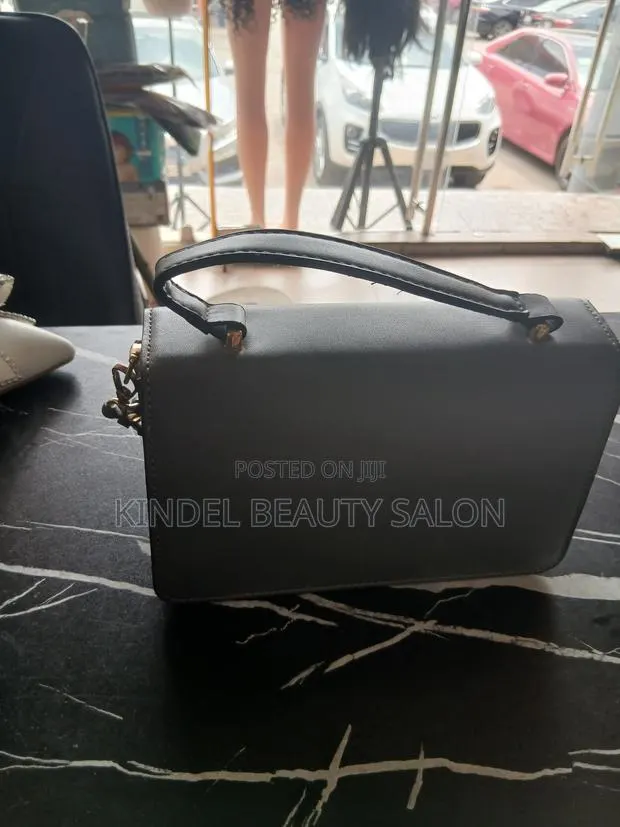 Women Hand Bag · Photo 1