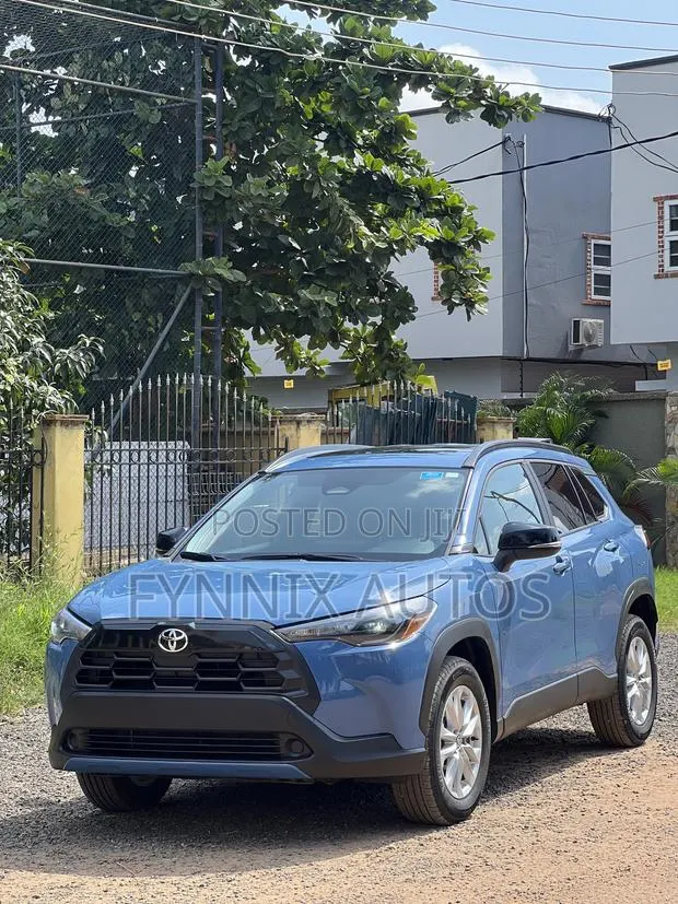 Toyota Corolla Cross LE 2026 Blue · Photo 1