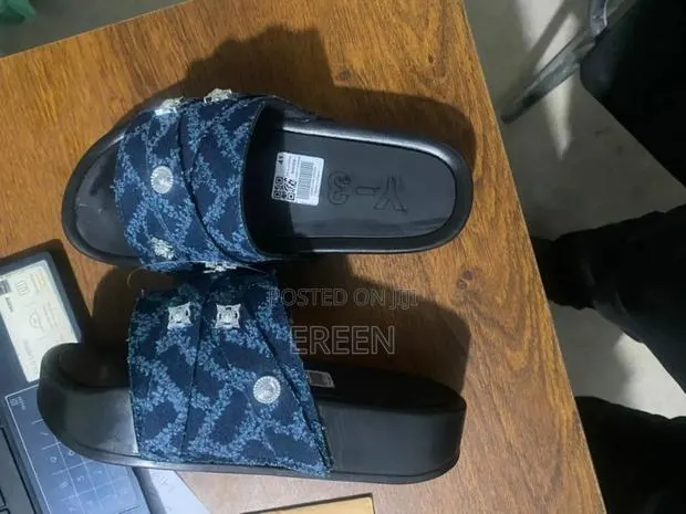 Quality Slippers · Photo 1