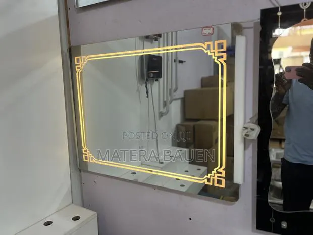Elegant Led Mirror, Touch · Photo 1