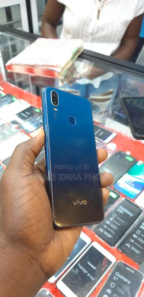 New Vivo Y11 32 GB Blue · Photo 1