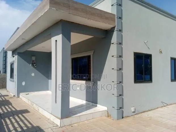 4bdrm Duplex in Adenta, Barrier for rent · Photo 1