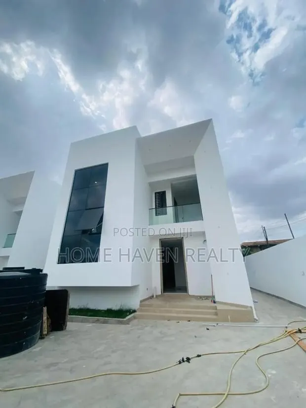 4bdrm House in Abelemkpe for sale · Photo 1