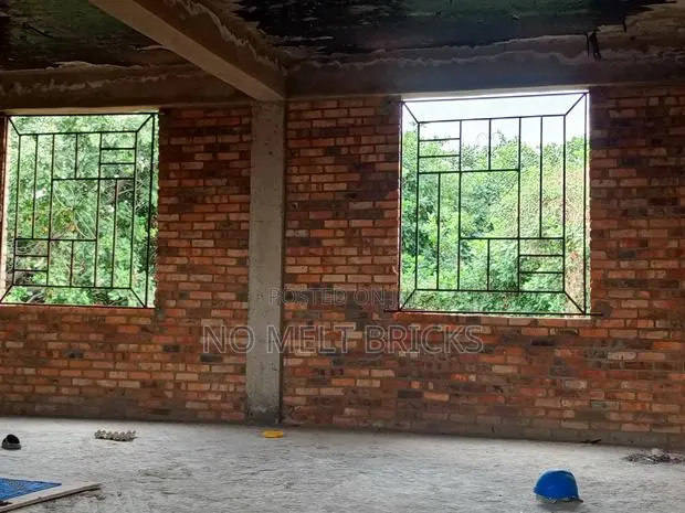 High Fired Clay Bricks for Walling · Photo 1