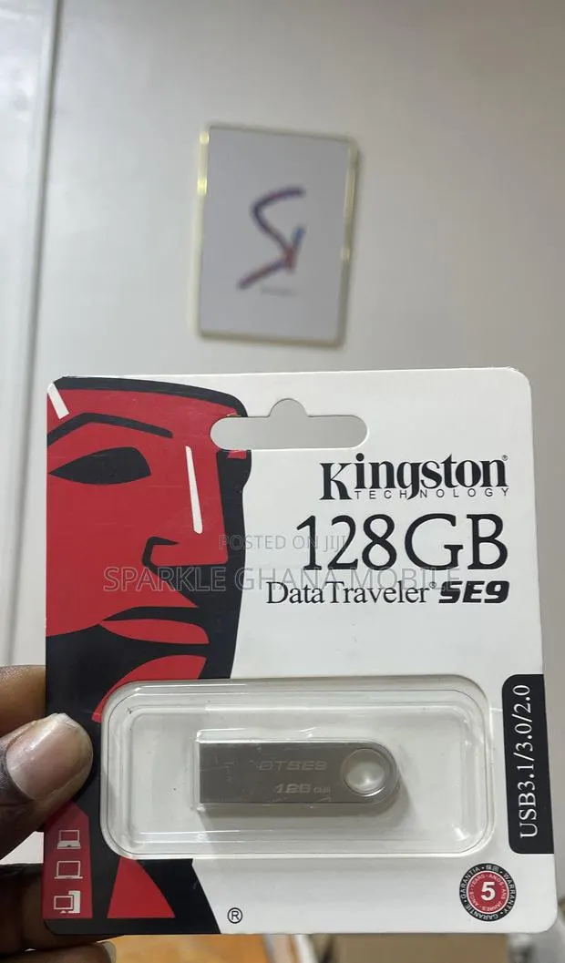 Kingston 128gb Flash Drive · Photo 1