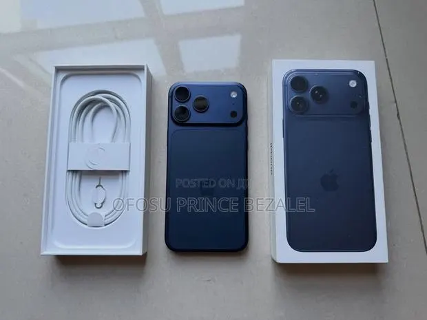 Apple iPhone 17 Pro Max 512 GB Blue · Photo 1