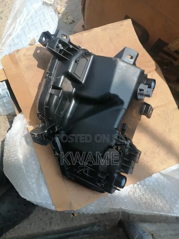 Mitsubishi Triton / L200 2019 Lamp Assy (R) · Photo 1