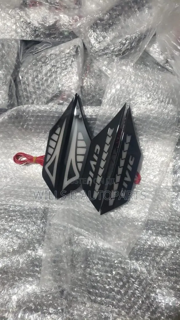 Honda Civic 2016-2021 LED Fender Lamp · Photo 1