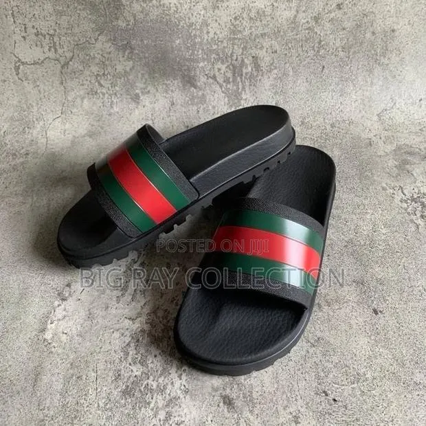 Solid Gucci Slide · Photo 1