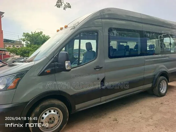 Ford E450 2010 Grey · Photo 1