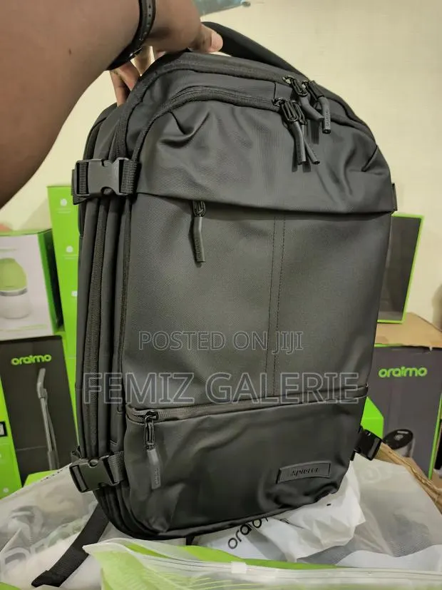 Oraimo Megacarry Expandable Waterproof Business Backpack · Photo 1