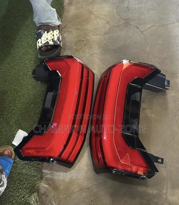 Toyota Tundra 2024-2025 Tail Light Pair