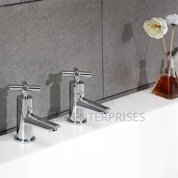 Colwith Bath Pillar Taps - Chrome · Photo 1