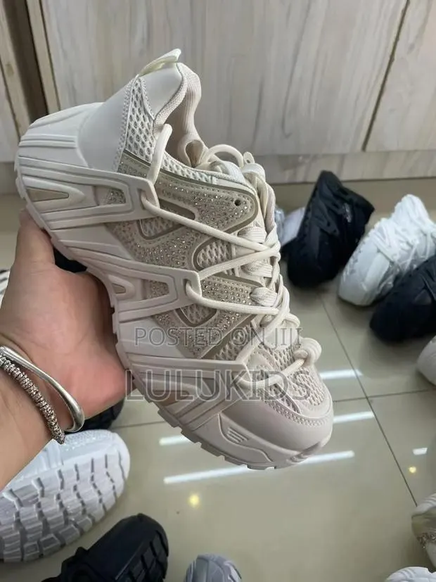 Luxury Sneakers · Photo 1