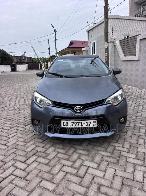 Toyota Corolla 2016 Gray · Photo 1