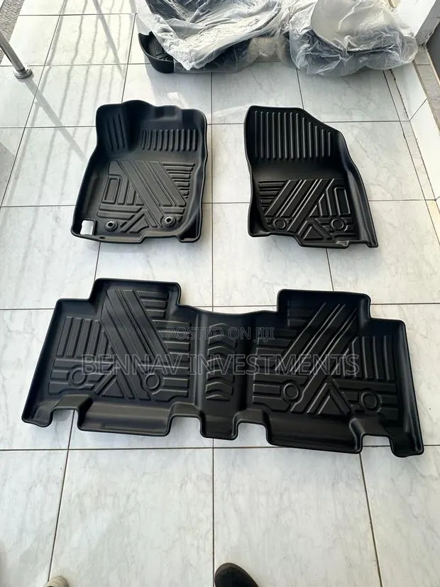 Toyota RAV4 2013 to 2018 3D Premium Quality Rubber Floor Mat/Carpet · Photo 1