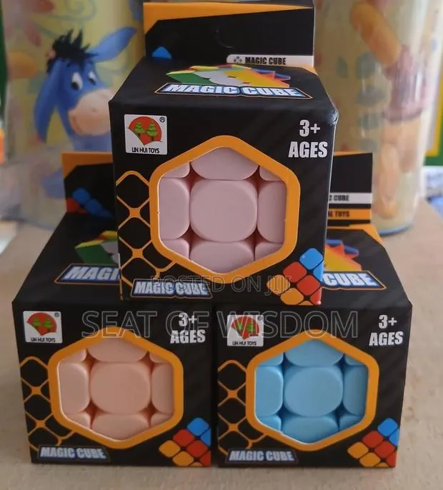 Rubik Cubes/Brain Challenge Game · Photo 1