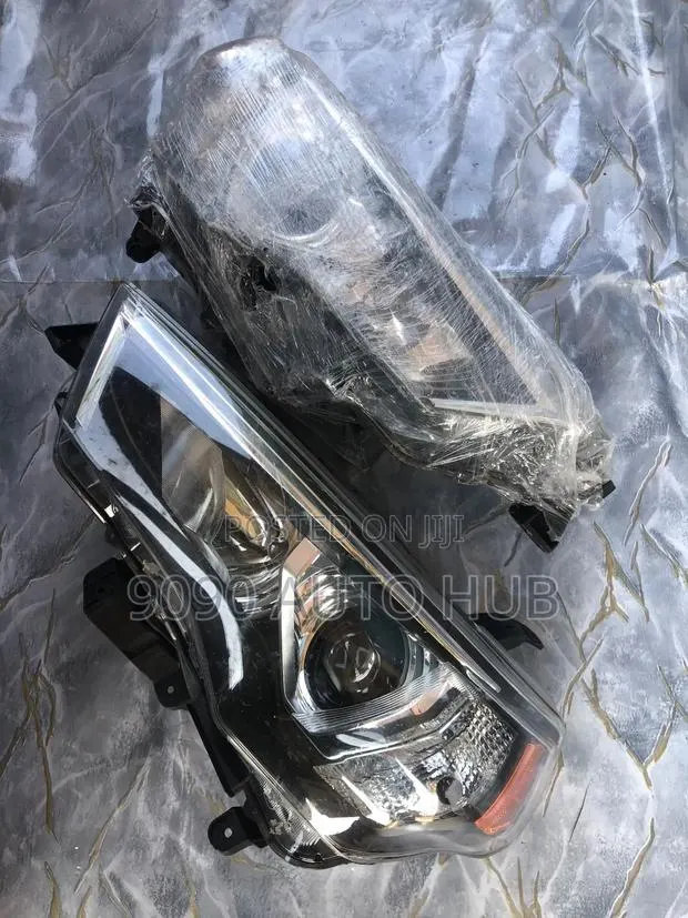 Toyota 4Runner 2014 to 2018, 2019, 2020, 2021 Headlight | Foreign Used · Photo 1