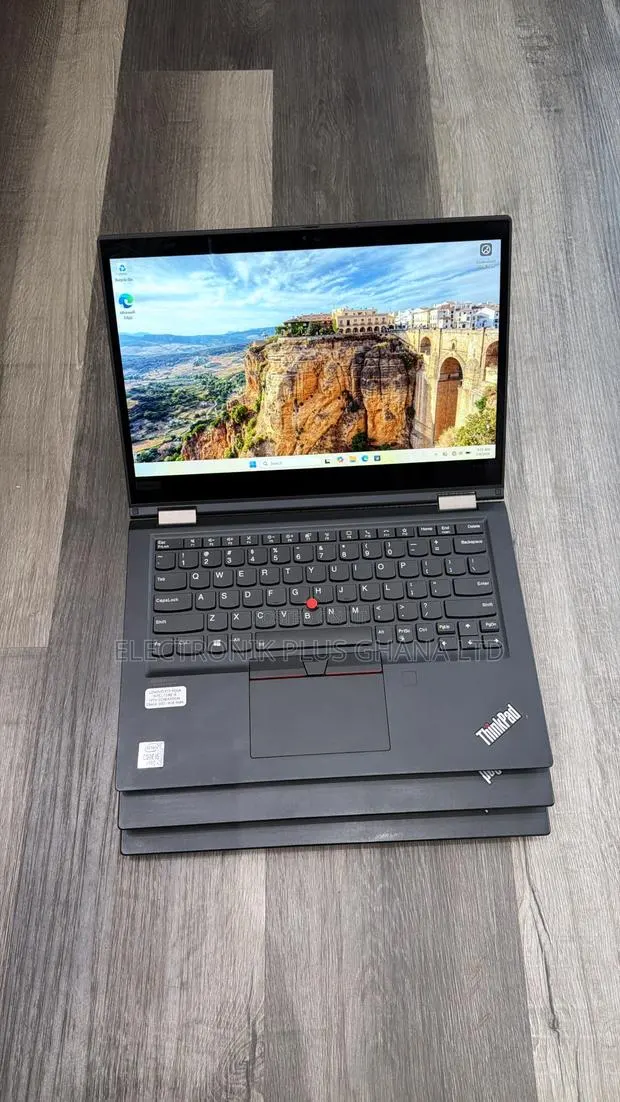 Laptop Lenovo ThinkPad x13 Yoga 8GB Intel Core i5 SSD 256GB · Photo 1