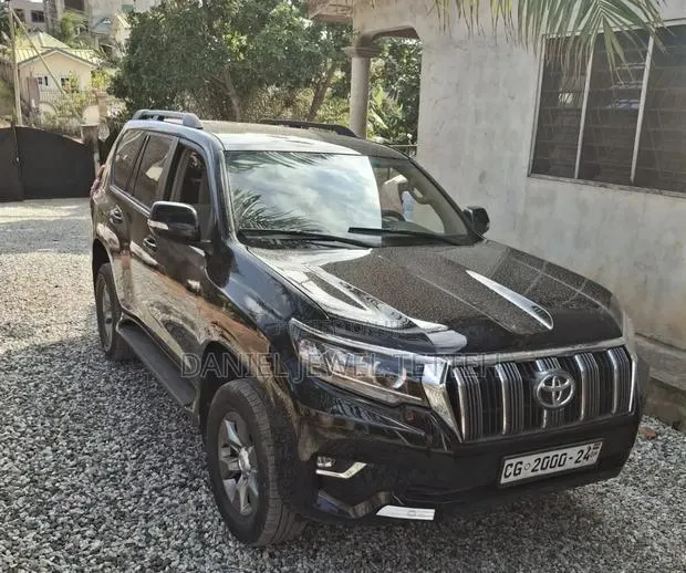Toyota Land Cruiser Prado 2011 Black · Photo 1