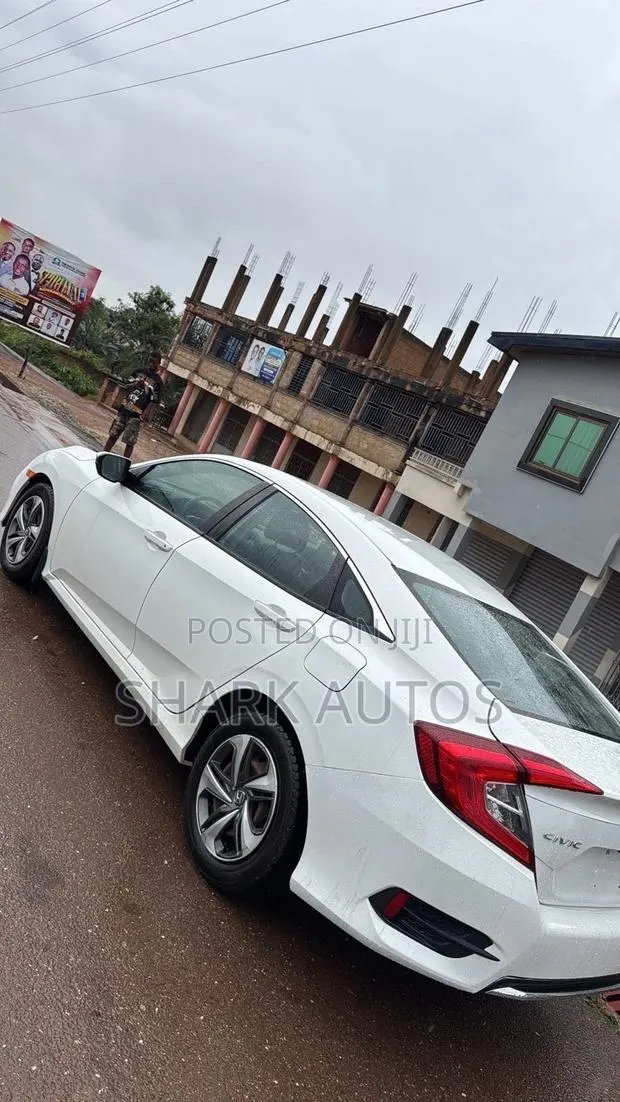 Honda Civic 2019 White · Photo 1