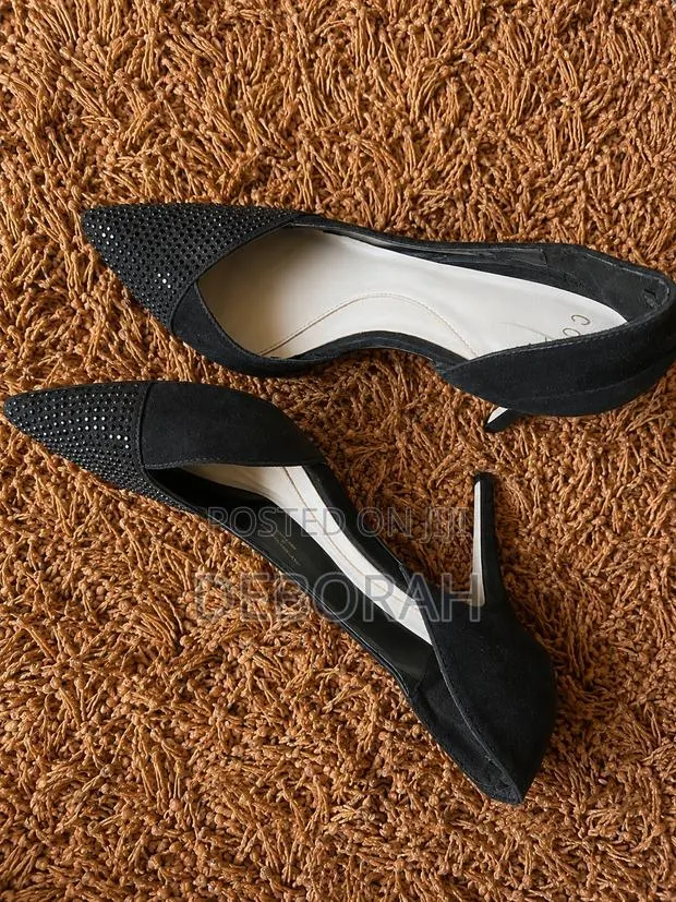 Stiletto Heel Black · Photo 1