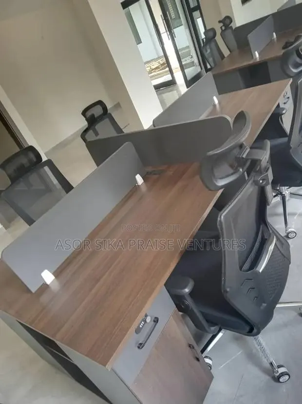 Office Workstation · Photo 2