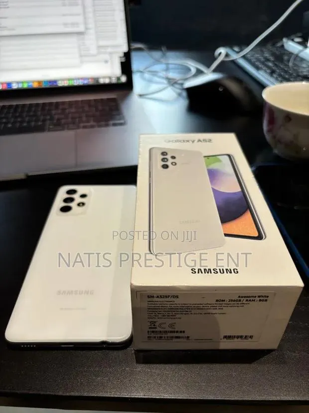 New Samsung Galaxy A52 256 GB White · Photo 1