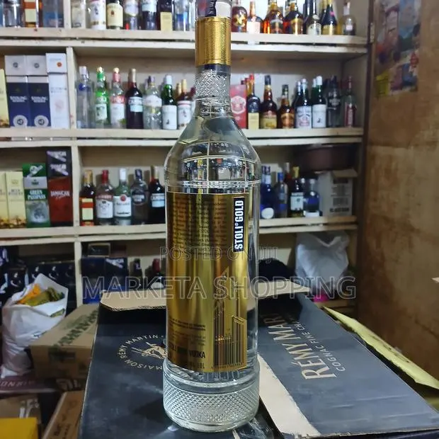 Stoli Gold Vodka 1l · Photo 1
