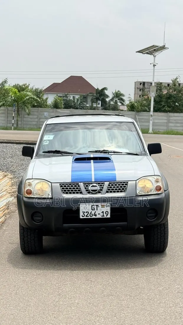 Nissan Hardbody 2019 White · Photo 1