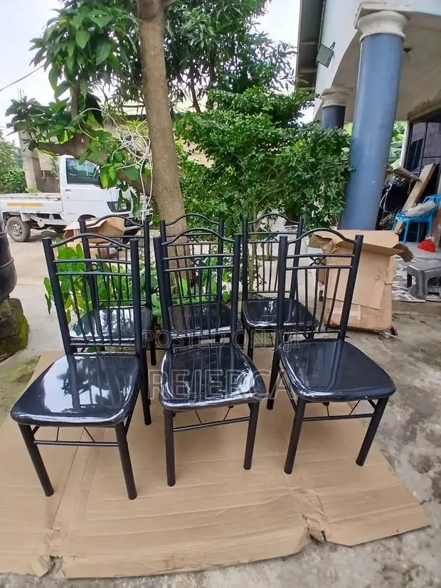 Durable Dinning Chair · Photo 1