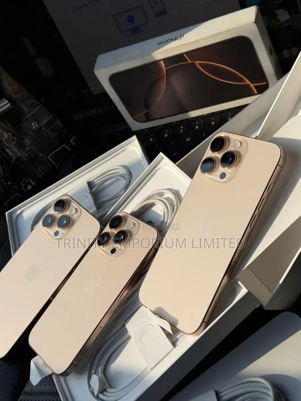 Apple iPhone 16 Pro Max 256 GB Gold · Photo 1